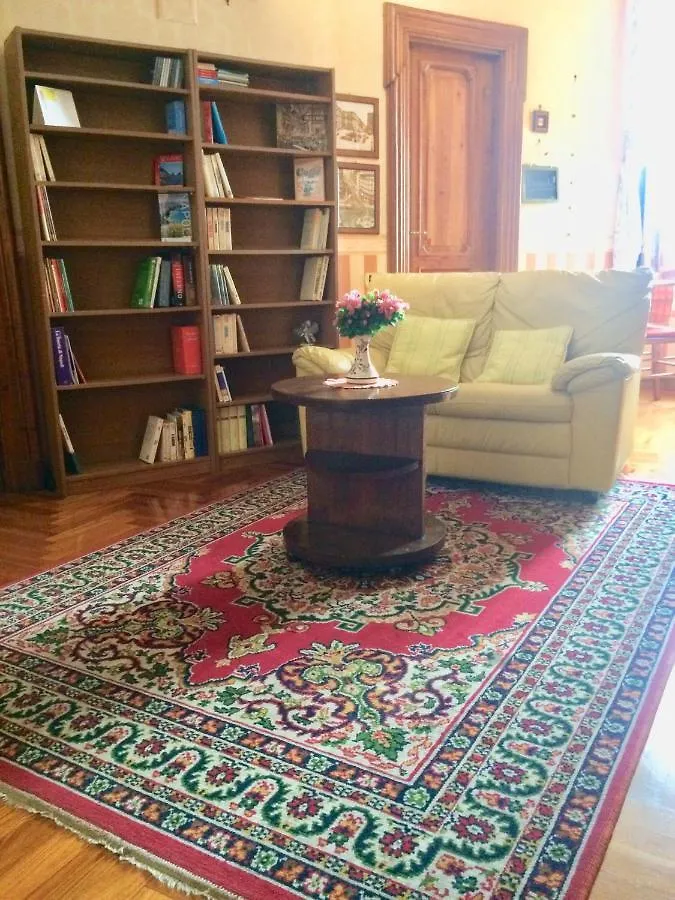Oscar Apartment Napoli Italia